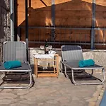 Stone Two Bedroom With Pool *