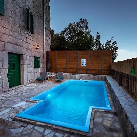 Villa Stone Two Bedroom With Pool Stasevica