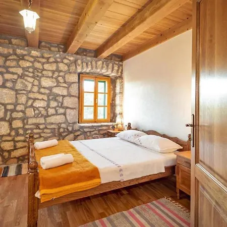 Villa Stone Two Bedroom With Pool *