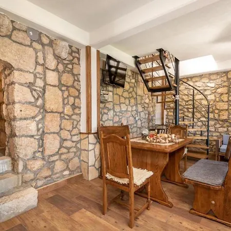Stone Two Bedroom With Pool Stasevica
